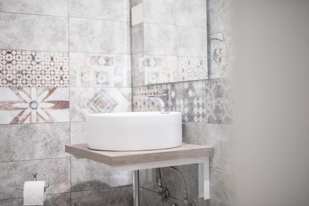 Shabby Apartment @Trastevere Rome Bagian luar foto