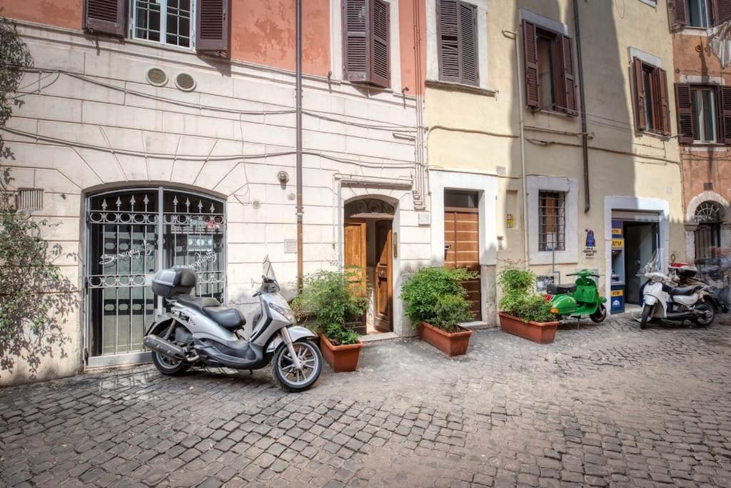 Shabby Apartment @Trastevere Rome Bagian luar foto
